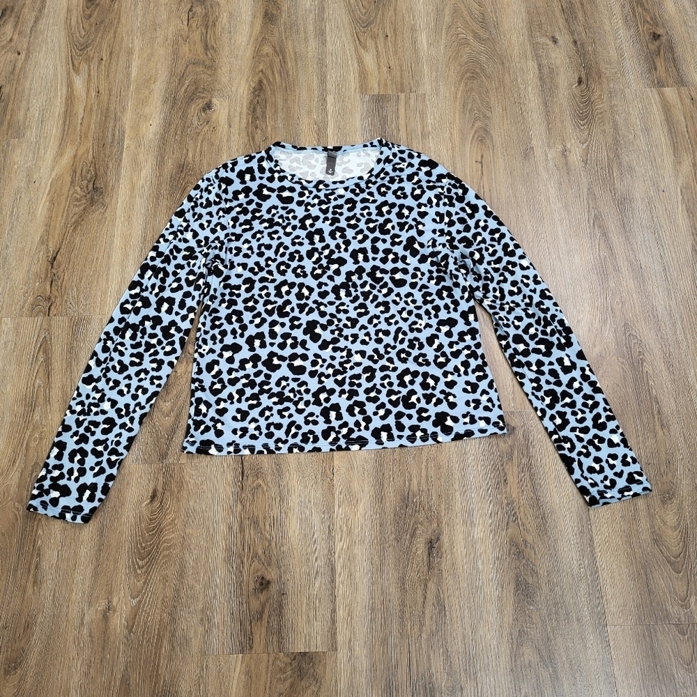 ALYA Women's Top Long-Sleeve Leopard Cheetah Print Blue Cropped Size Medium Slim